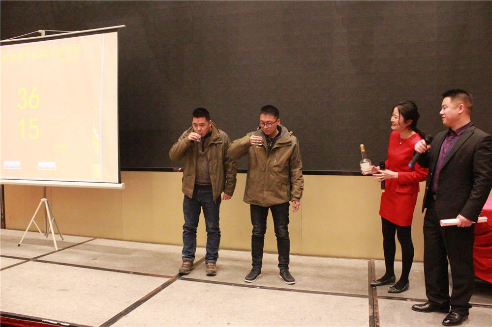 難以表述喜獲大獎(jiǎng)的激動(dòng)，唯有杜康.jpg